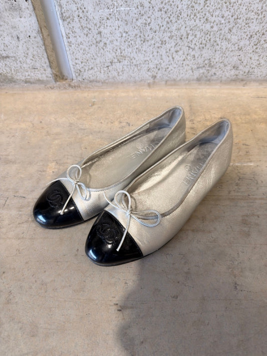 Vintage Chanel ballet flats