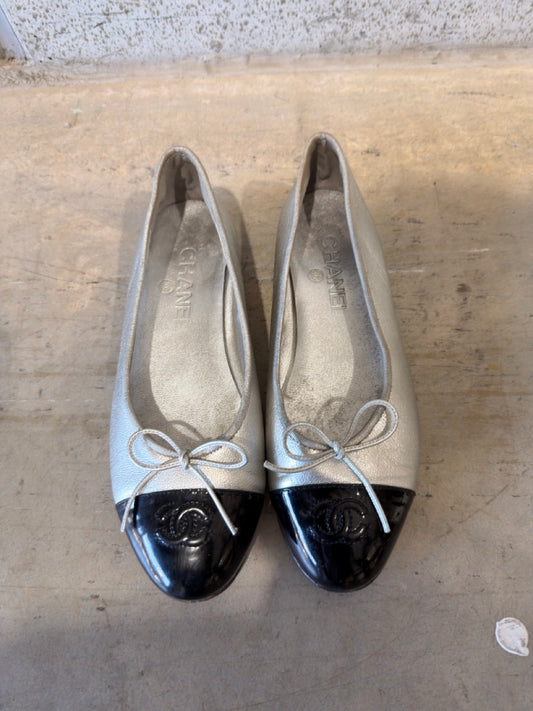 Vintage Chanel ballet flats